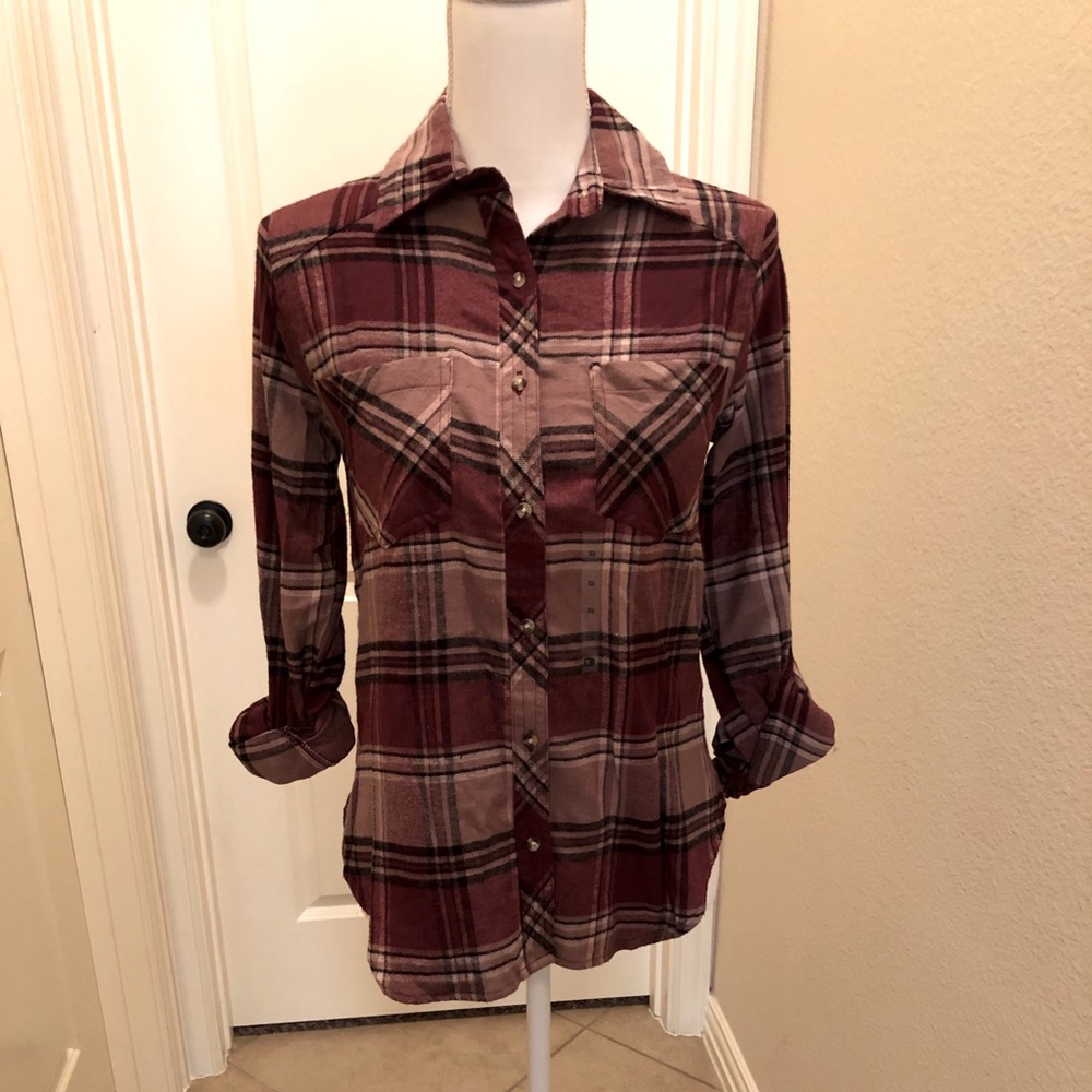 NWT Daytrip Fitted hi-lo flannel XS